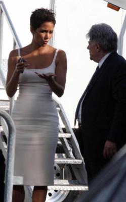 Halle Berry Photo Shooting in Santa Monica